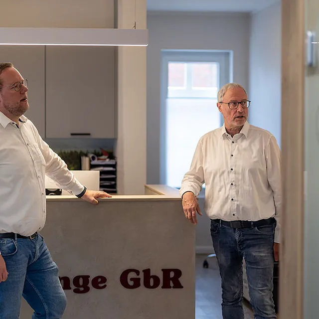 Die Buchhalter am Empfang